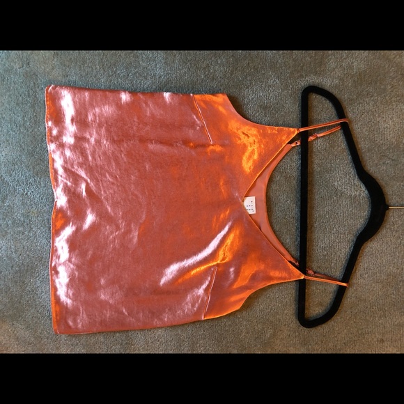 Spaghetti strap metallic shirt - Picture 4 of 5